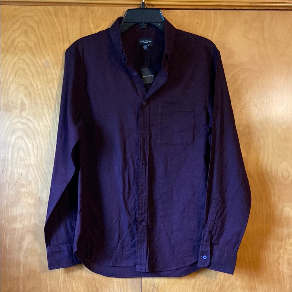 NWT Club Monaco Slim Fit Burgandy Button-Up Shirt. Size M